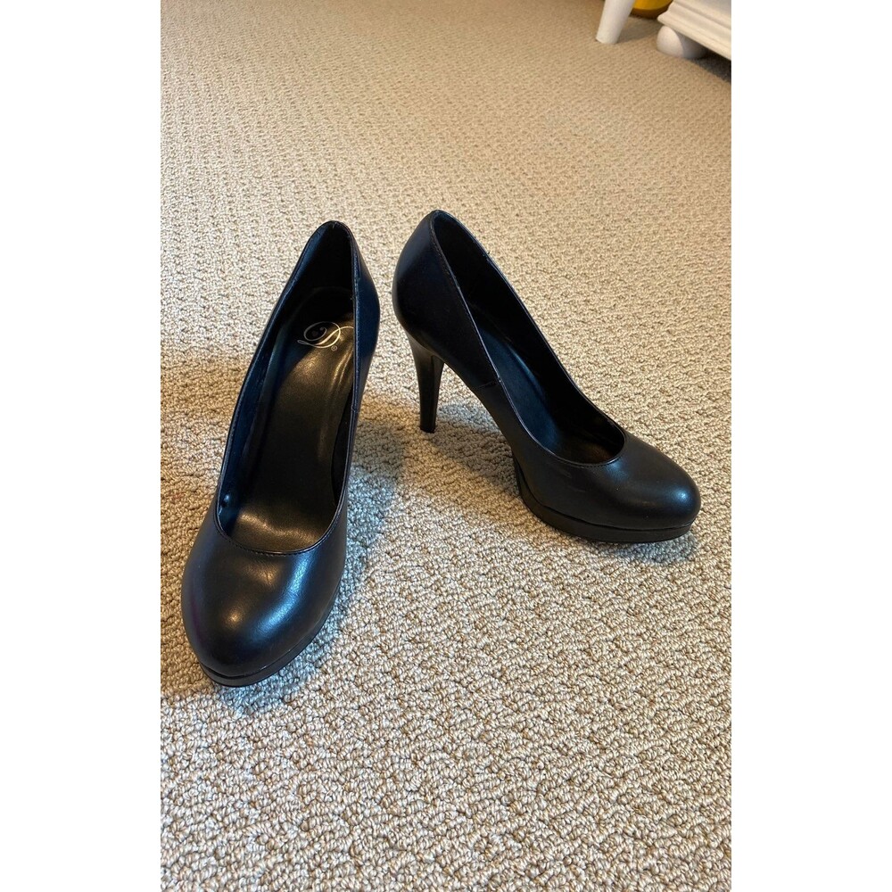 Black heels size 9 shoes